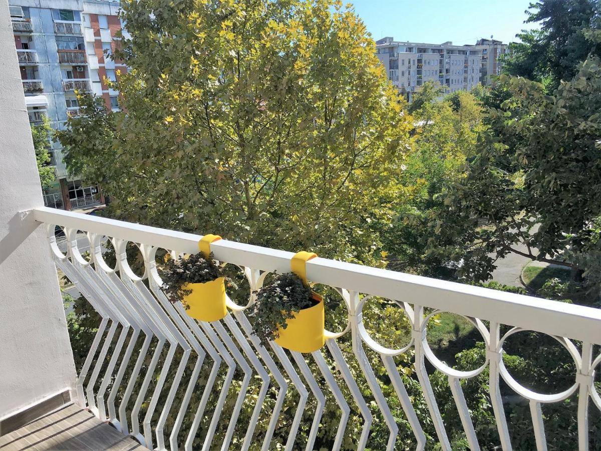 Ferienwohnung Balzak 64M2, Free Parking & Wi-Fi Novi Sad Exterior foto