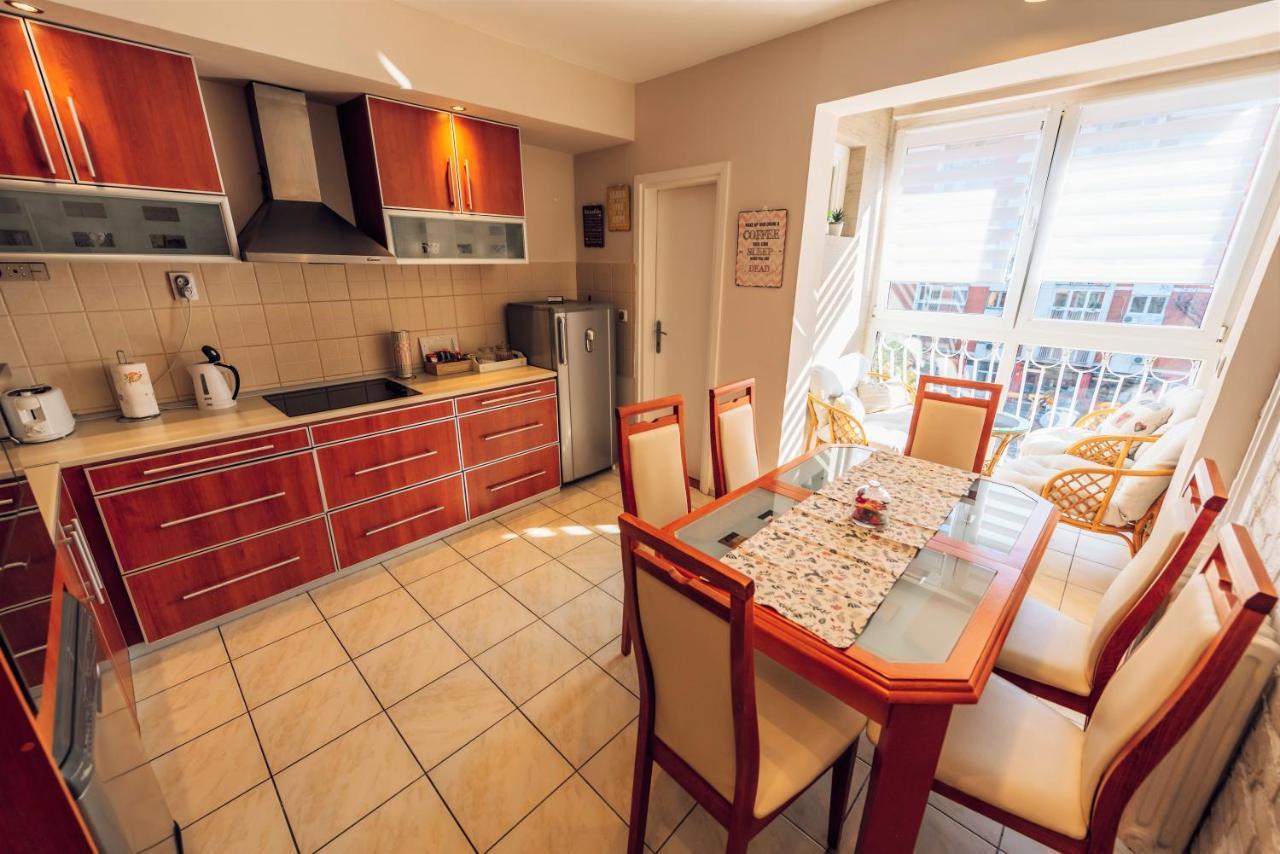 Ferienwohnung Balzak 64M2, Free Parking & Wi-Fi Novi Sad Exterior foto