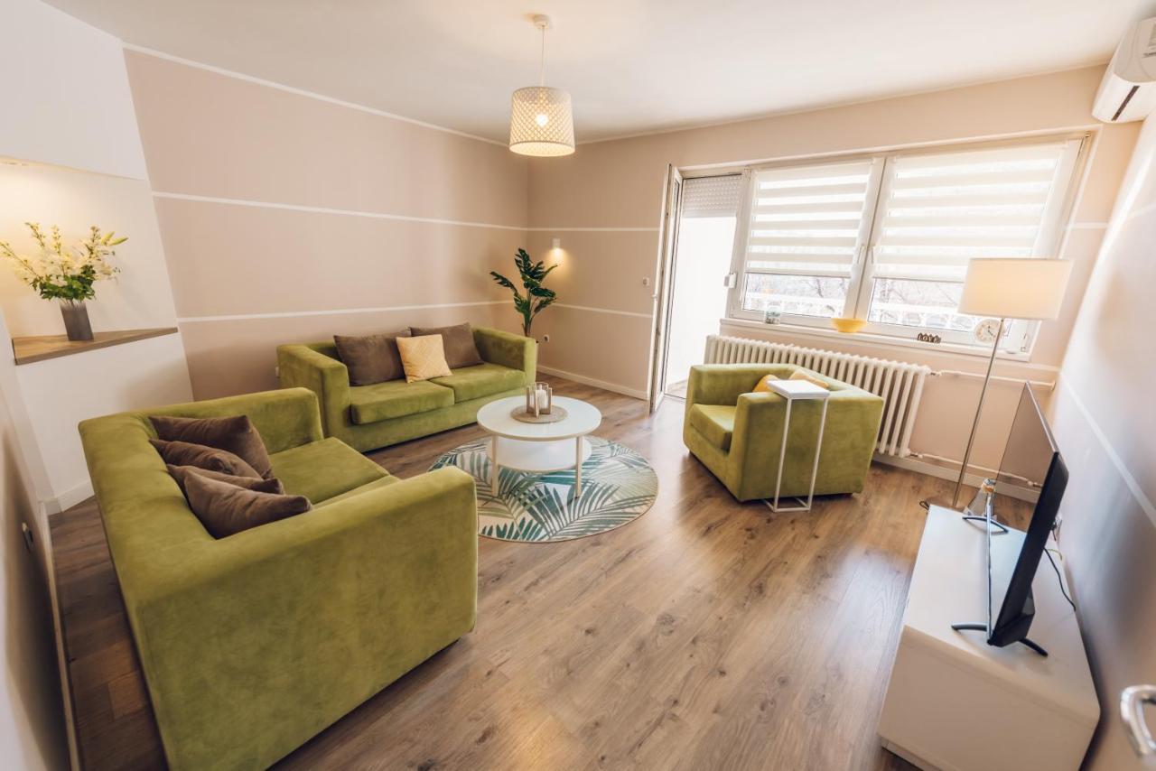 Ferienwohnung Balzak 64M2, Free Parking & Wi-Fi Novi Sad Exterior foto