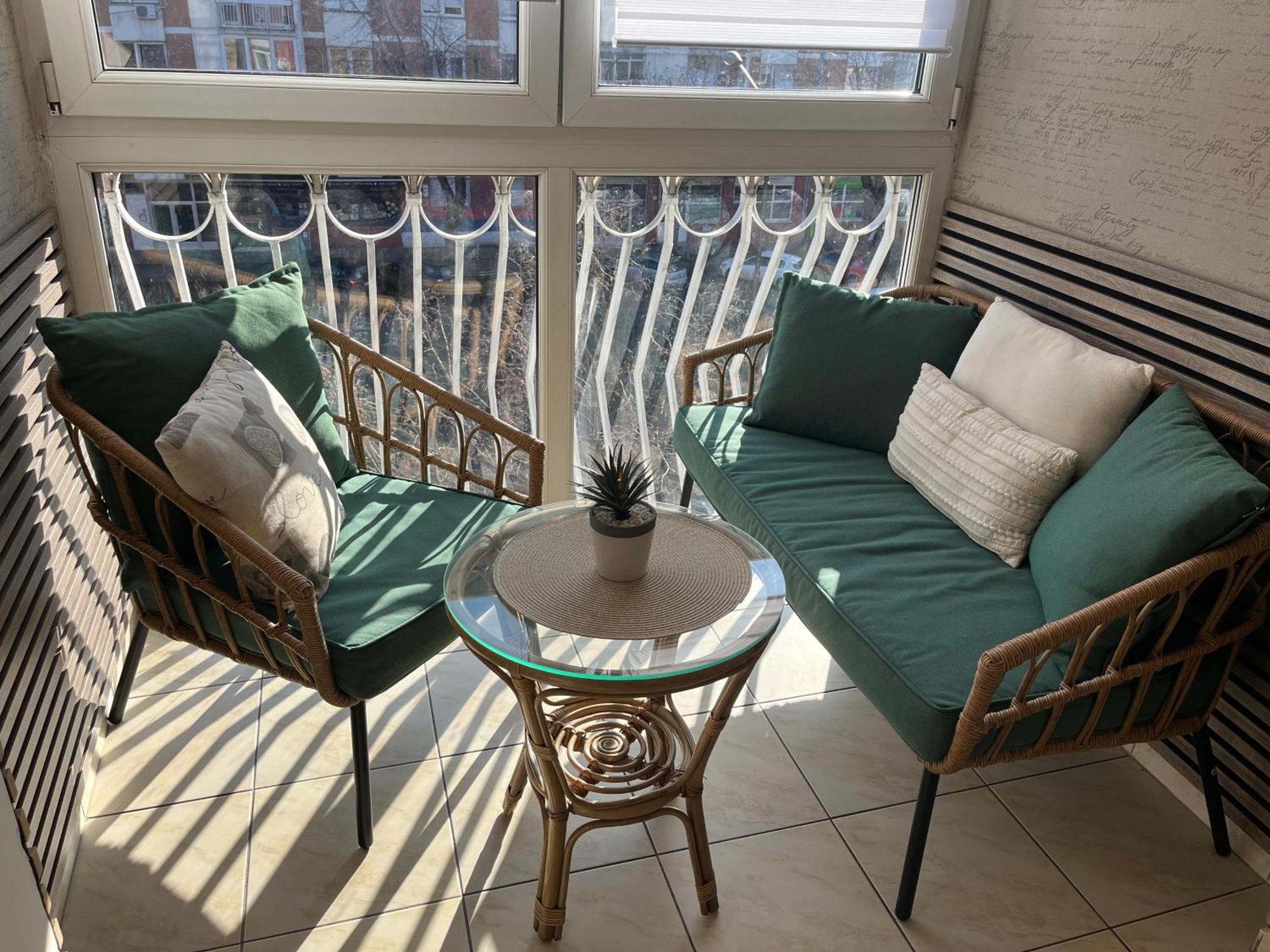 Ferienwohnung Balzak 64M2, Free Parking & Wi-Fi Novi Sad Exterior foto