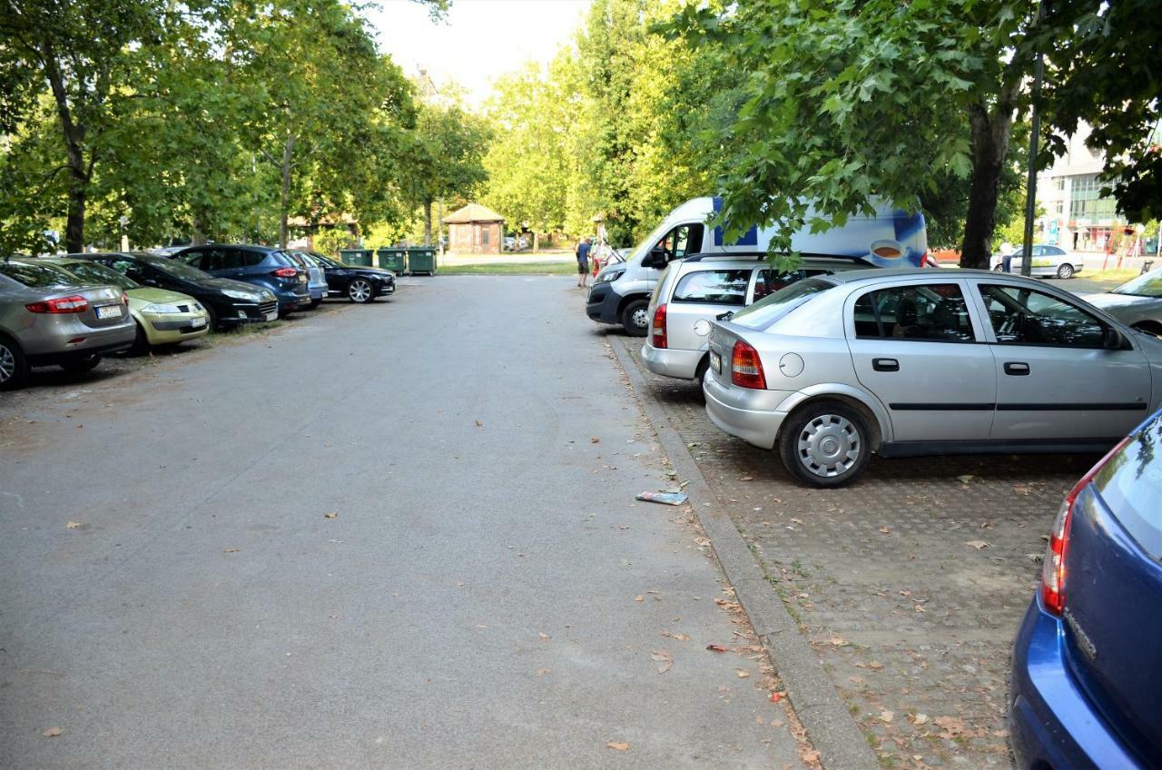 Ferienwohnung Balzak 64M2, Free Parking & Wi-Fi Novi Sad Exterior foto